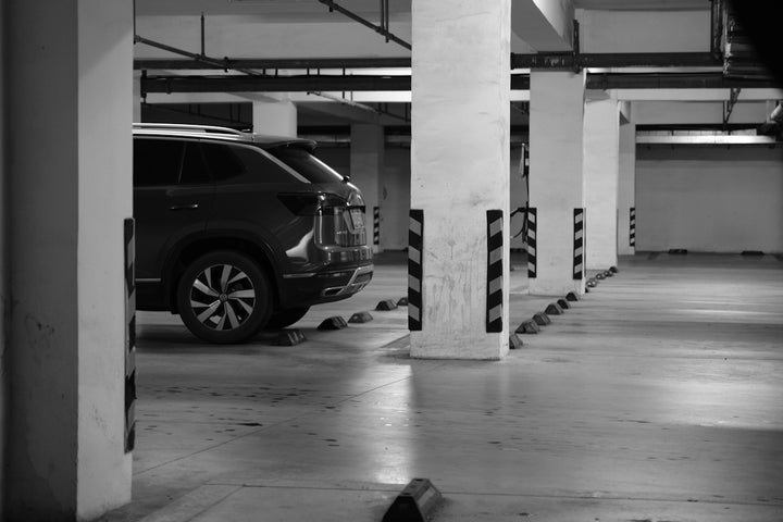 Effektivisht Ruani Bagazhin me Mbulesë Mercedes ML
